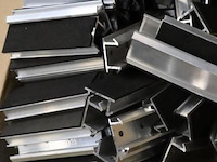 Partij bevestigingsmaterialen t.b.v. zonnepanelen - afbeelding 9 van  9