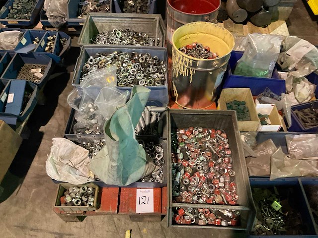 Partij bevestigingsmaterialen - afbeelding 1 van  3