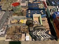 Partij bevestigingsmaterialen - afbeelding 1 van  5