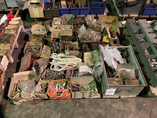 Partij bevestigingsmaterialen - afbeelding 1 van  5