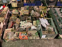 Partij bevestigingsmaterialen - afbeelding 1 van  5