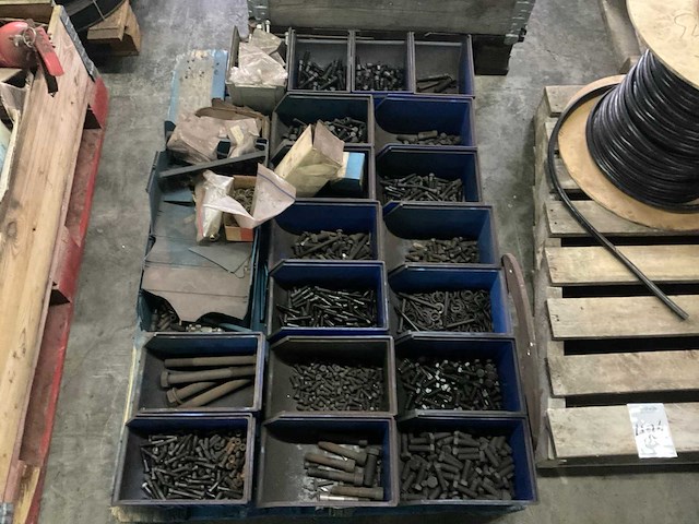 Partij bevestigingsmaterialen - afbeelding 1 van  5