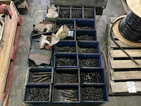 Partij bevestigingsmaterialen - afbeelding 1 van  5