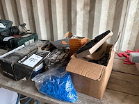 Partij bevestigingsmaterialen - afbeelding 1 van  6