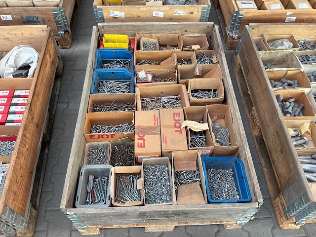Partij bevestigingsmaterialen - afbeelding 1 van  6