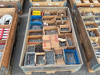 Partij bevestigingsmaterialen - afbeelding 1 van  6