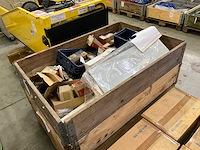 Partij bevestigingsmaterialen - afbeelding 1 van  10