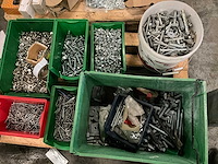 Partij bevestigingsmaterialen - afbeelding 1 van  9