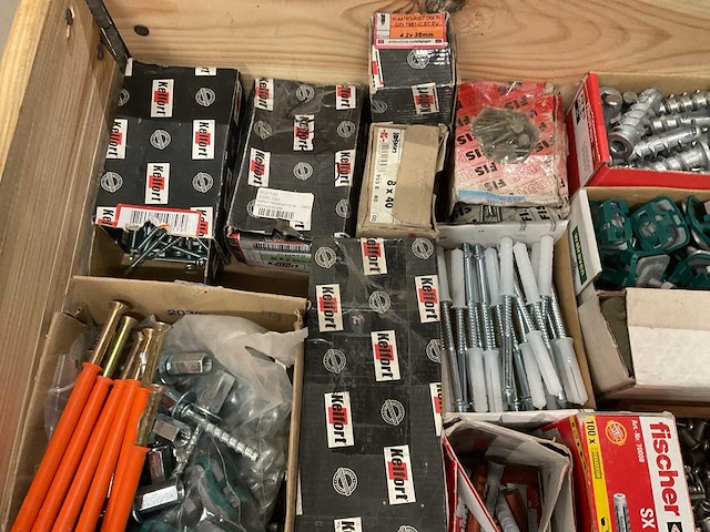 Partij bevestigingsmaterialen - afbeelding 2 van  10