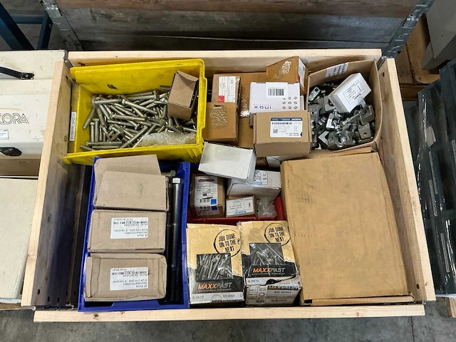 Partij bevestigingsmaterialen - afbeelding 3 van  8