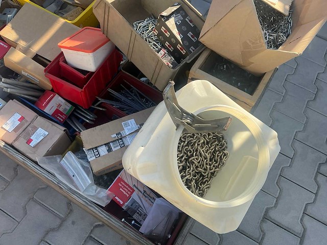 Partij bevestigingsmiddelen en divers - afbeelding 2 van  4