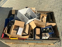 Partij bevestigingsmiddelen - afbeelding 1 van  6