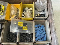 Partij bevestigingsmiddelen - afbeelding 3 van  7