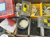 Partij bevestigingsmiddelen - afbeelding 4 van  7