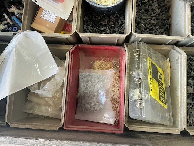 Partij bevestigingsmiddelen - afbeelding 5 van  7