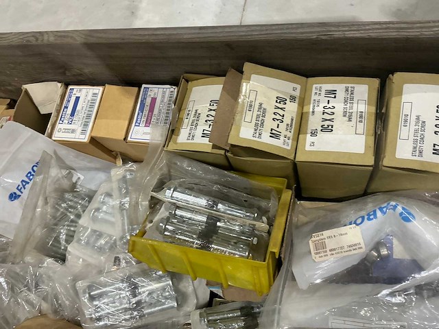 Partij bevestigingsmiddelen - afbeelding 6 van  7