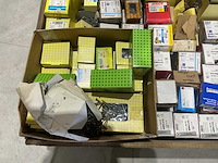 Partij bevestigingsmiddelen - afbeelding 3 van  8