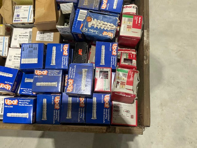 Partij bevestigingsmiddelen - afbeelding 7 van  8