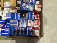 Partij bevestigingsmiddelen - afbeelding 7 van  8