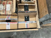 Partij bevestigingsmiddelen - afbeelding 5 van  5