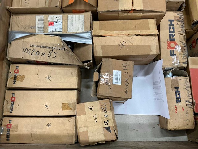 Partij bevestigingsmiddelen - afbeelding 2 van  5