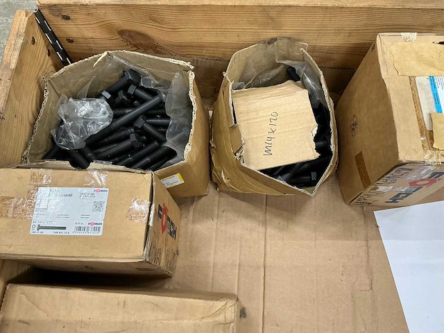 Partij bevestigingsmiddelen - afbeelding 3 van  7