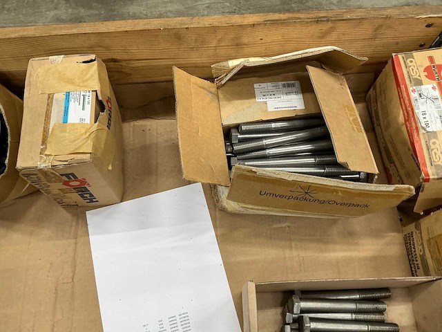 Partij bevestigingsmiddelen - afbeelding 4 van  7