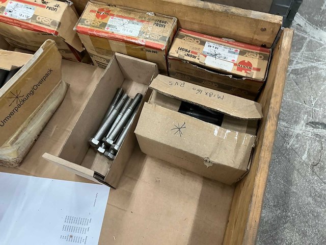 Partij bevestigingsmiddelen - afbeelding 7 van  7