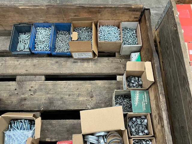 Partij bevestigingsmiddelen - afbeelding 3 van  5