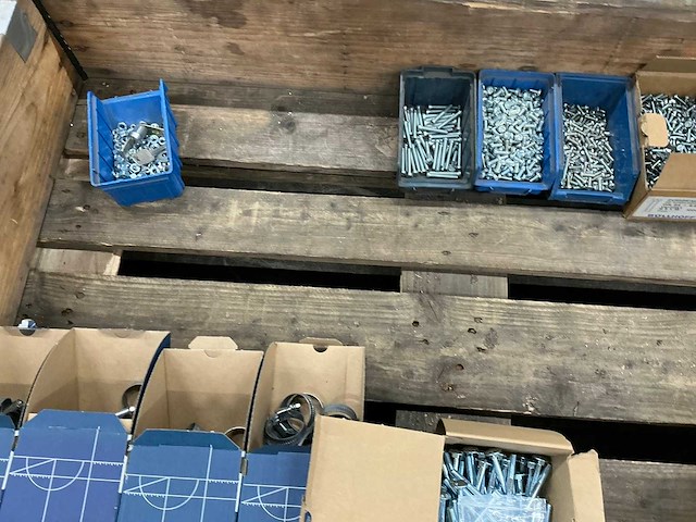 Partij bevestigingsmiddelen - afbeelding 4 van  5