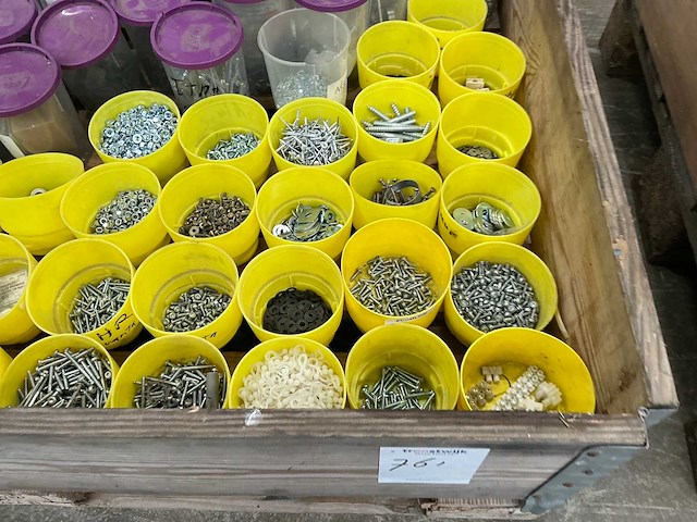 Partij bevestigingsmiddelen - afbeelding 2 van  8