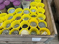 Partij bevestigingsmiddelen - afbeelding 2 van  8