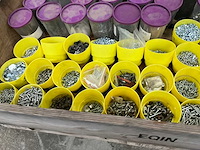 Partij bevestigingsmiddelen - afbeelding 3 van  8