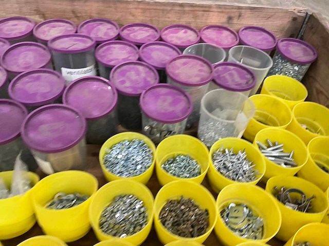 Partij bevestigingsmiddelen - afbeelding 5 van  8