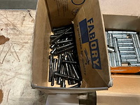 Partij bevestigins materiaal - afbeelding 2 van  9