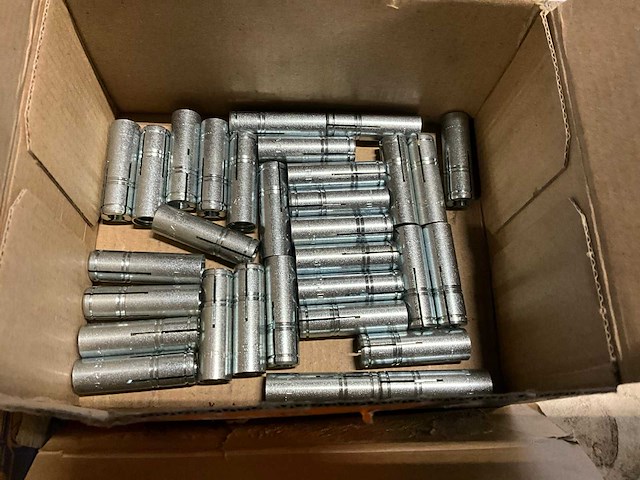 Partij bevestigins materiaal - afbeelding 3 van  9