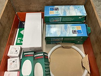 Partij bewakingscamera’s en (nood)verlichting - afbeelding 3 van  4