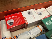 Partij bewakingscamera’s en (nood)verlichting - afbeelding 4 van  4