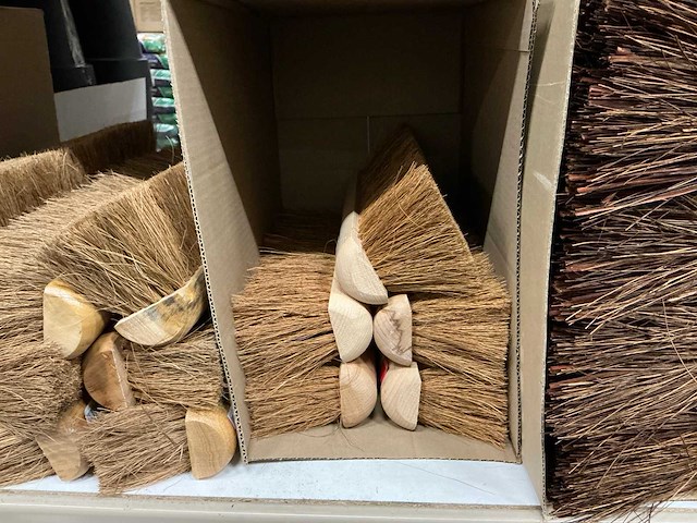 Partij bezems/vloertrekkers/sneeuwschuivers (65x) - afbeelding 8 van  15