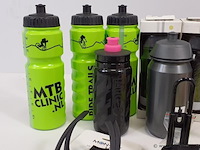 Partij bidons en bidonhouders o.a. flycage, monkey link en bh - afbeelding 5 van  6