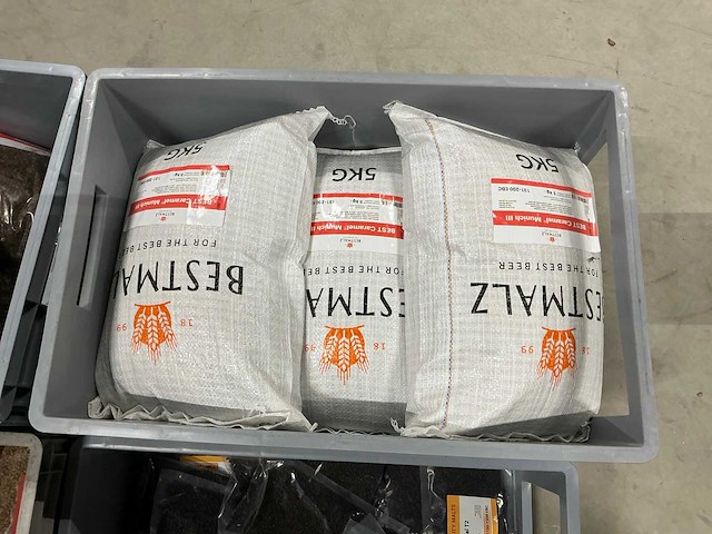 Partij bierbrouwerij benodigdheden - afbeelding 12 van  17