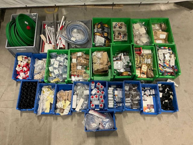 Partij bierbrouwerij benodigdheden - afbeelding 1 van  24