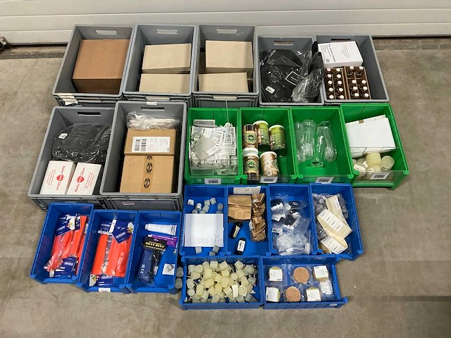 Partij bierbrouwerij benodigdheden - afbeelding 1 van  23