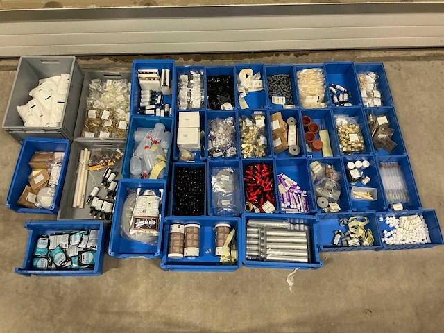 Partij bierbrouwerij benodigdheden - afbeelding 1 van  26