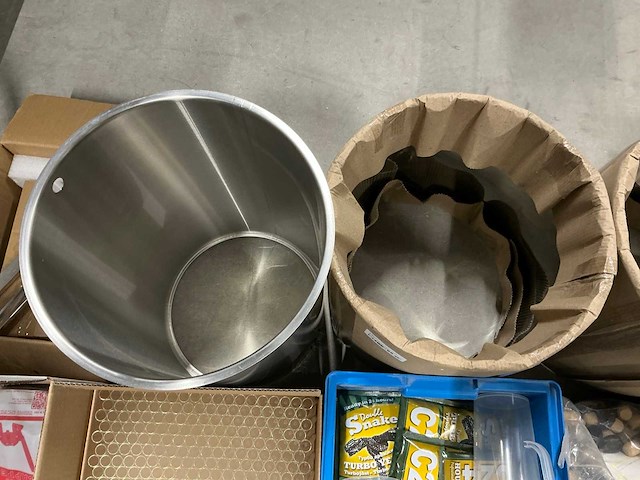 Partij bierbrouwerij benodigdheden - afbeelding 10 van  22
