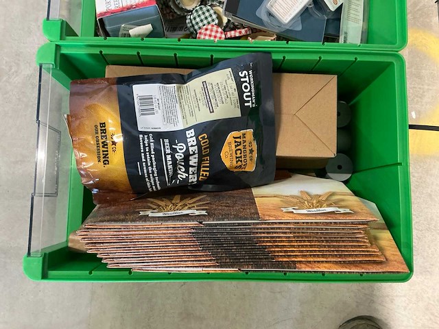 Partij bierbrouwerij benodigdheden - afbeelding 17 van  18