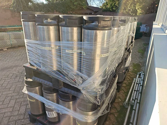 Partij bierfusten 20 liter (100x) kronenbourg - afbeelding 9 van  13