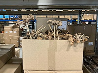 Partij bijstekers coco bunch 9cm+12cm stok (2700x) - afbeelding 1 van  4