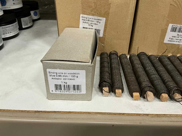 Partij binding wire on woodstick 0,65mm/100g (700x) - afbeelding 2 van  3