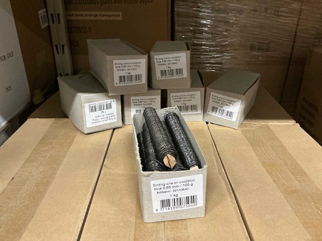 Partij binding wire on woodstick 0.65mm/100g per stick (1270x) - afbeelding 1 van  3